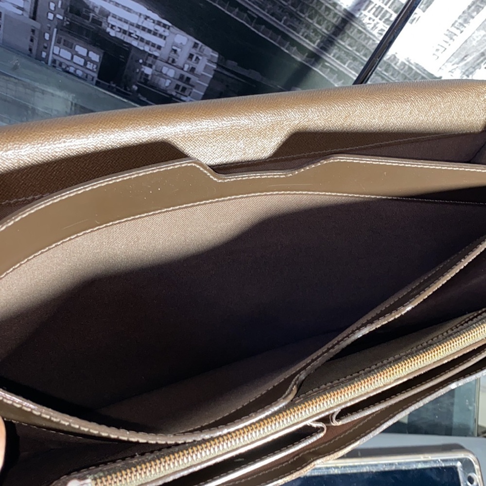 Authentic Louis Vuitton Taiga Robusto 2 Briefcase laptop unisex Bag - Picture 12 of 17